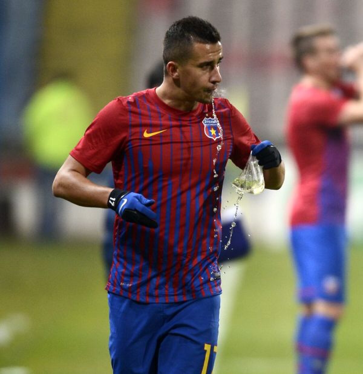 Steaua - Stuttgart: derby-ul punguţelor! » Azi vin la Bucureşti reprezentanţii firmei nemţeşti care livrează roş-albaştrilor băutura