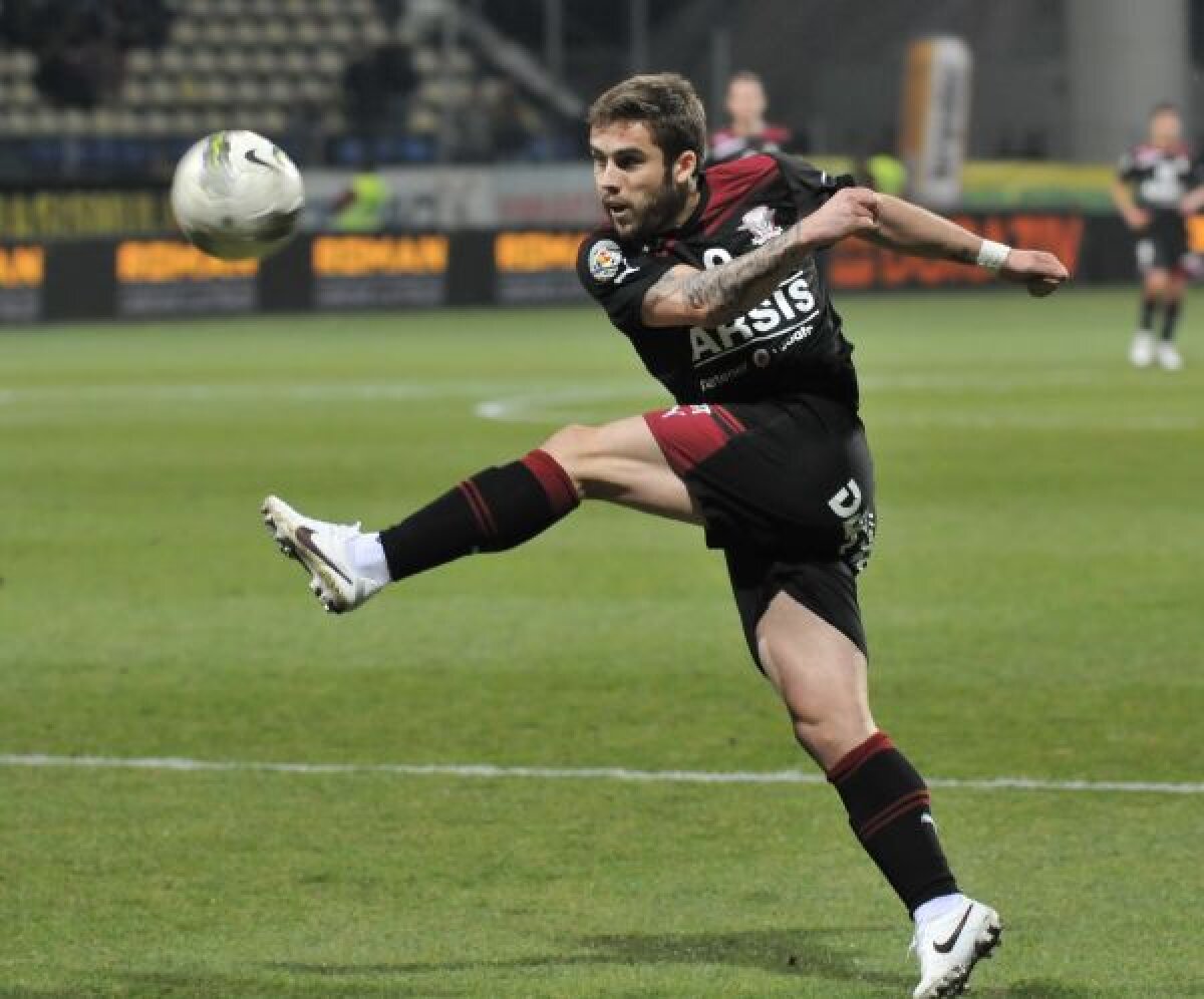 VIDEO Fotbal pe pernă » Ceahlăul şi Rapid au oferit cel mai slab meci al acestui sezon