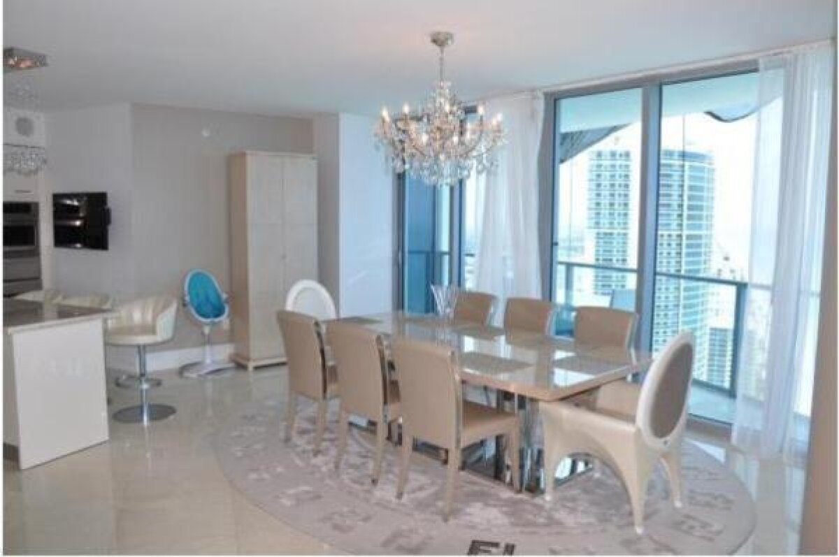 FOTO Borcea îşi vinde apartamentul de lux din Miami » Costă cît bugetul salarial pe un an al fotbaliştilor de la Dinamo :O