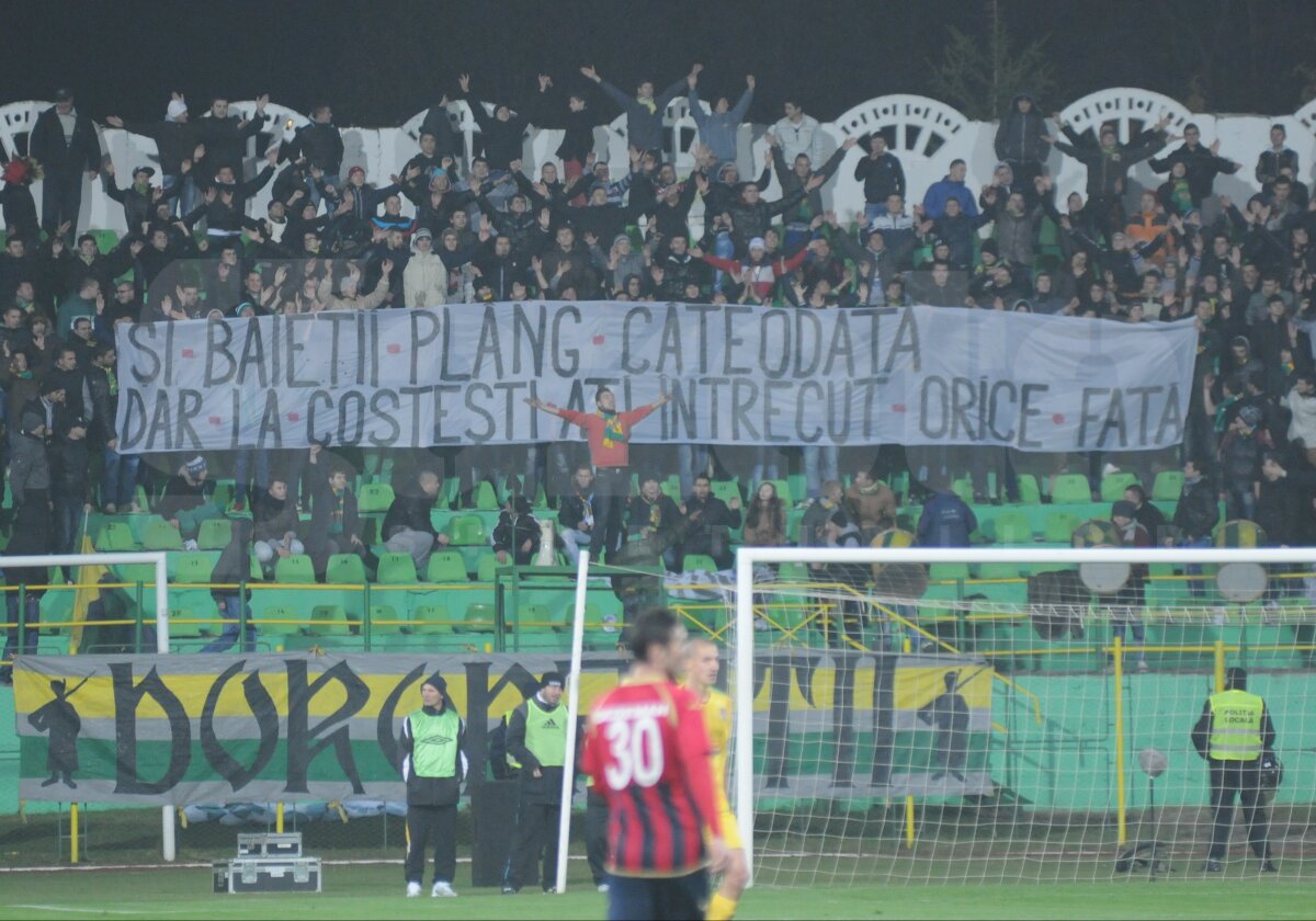 FOTO&VIDEO Echipa lui Hizo a învins în derby-ul Moldovei şi a urcat pe 4 » Vaslui - CSMS Iaşi 3-0