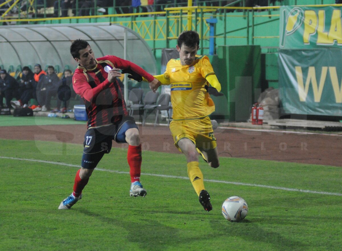 FOTO&VIDEO Echipa lui Hizo a învins în derby-ul Moldovei şi a urcat pe 4 » Vaslui - CSMS Iaşi 3-0
