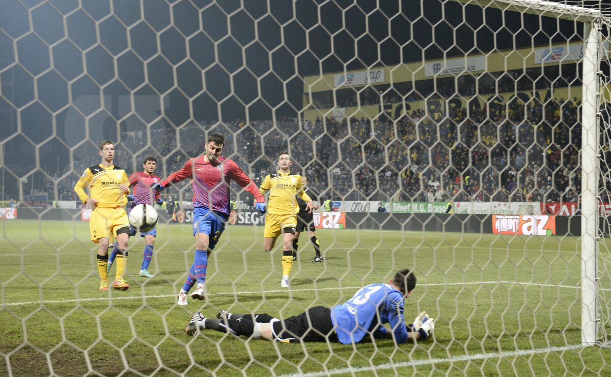 FOTO şi VIDEO FC Braşov - Steaua 3-1 » "Roş-albaştrii", la al doilea eşec din acest sezon