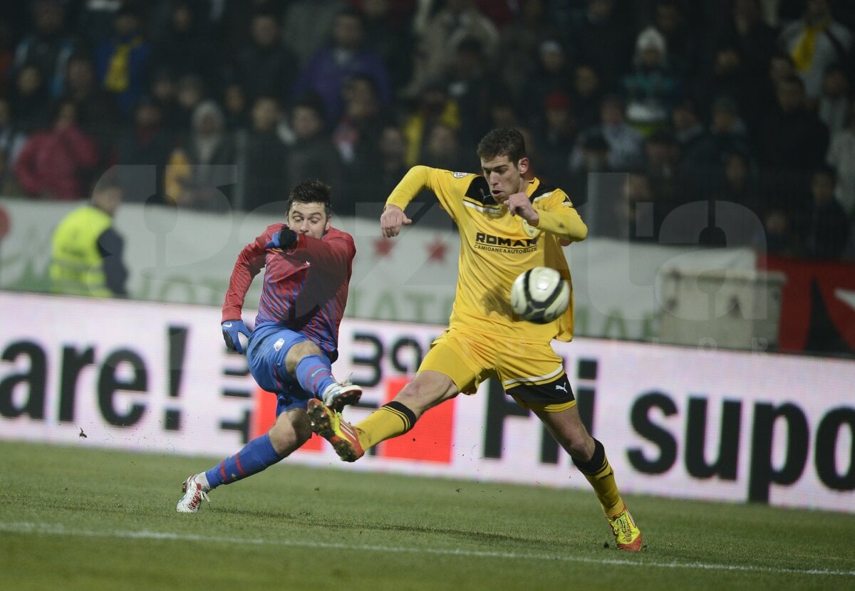 FOTO şi VIDEO FC Braşov - Steaua 3-1 » "Roş-albaştrii", la al doilea eşec din acest sezon