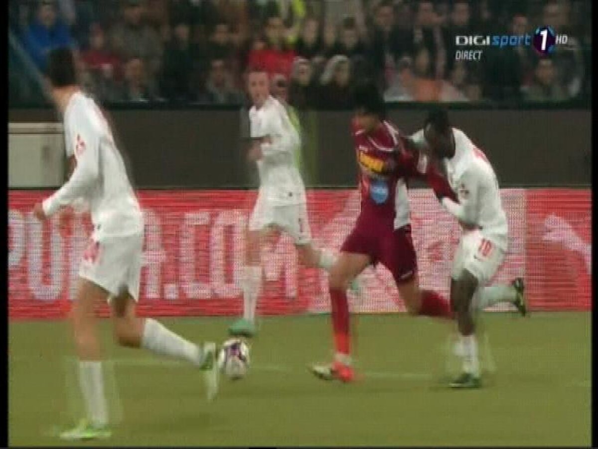 Boubacar a complicat misiunea "cîinilor" » A fost eliminat în minutul 31 pentru două faulturi stupide