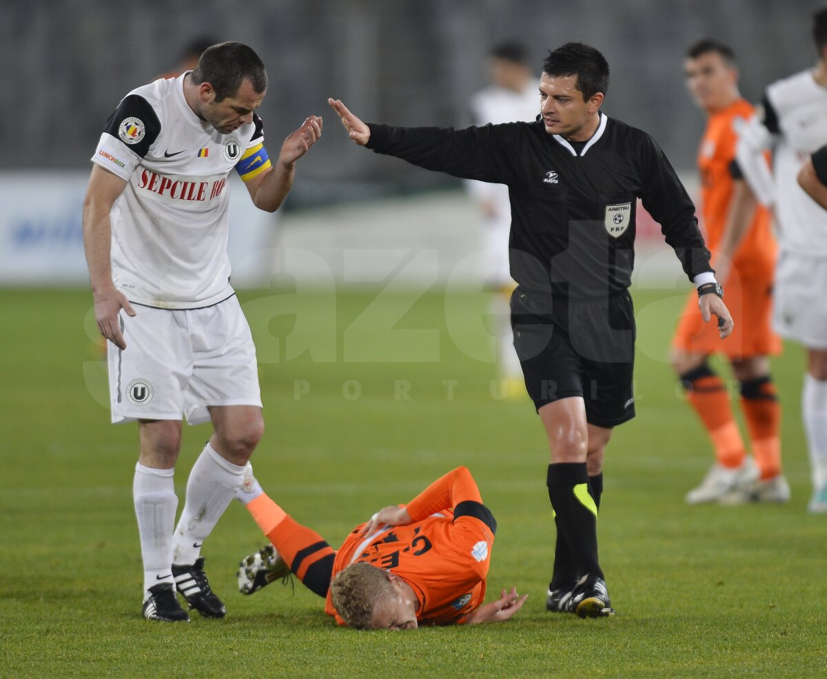 FOTO şi VIDEO U Cluj - Pandurii 1-1 » Gorjenii salvează un punct pe final de meci