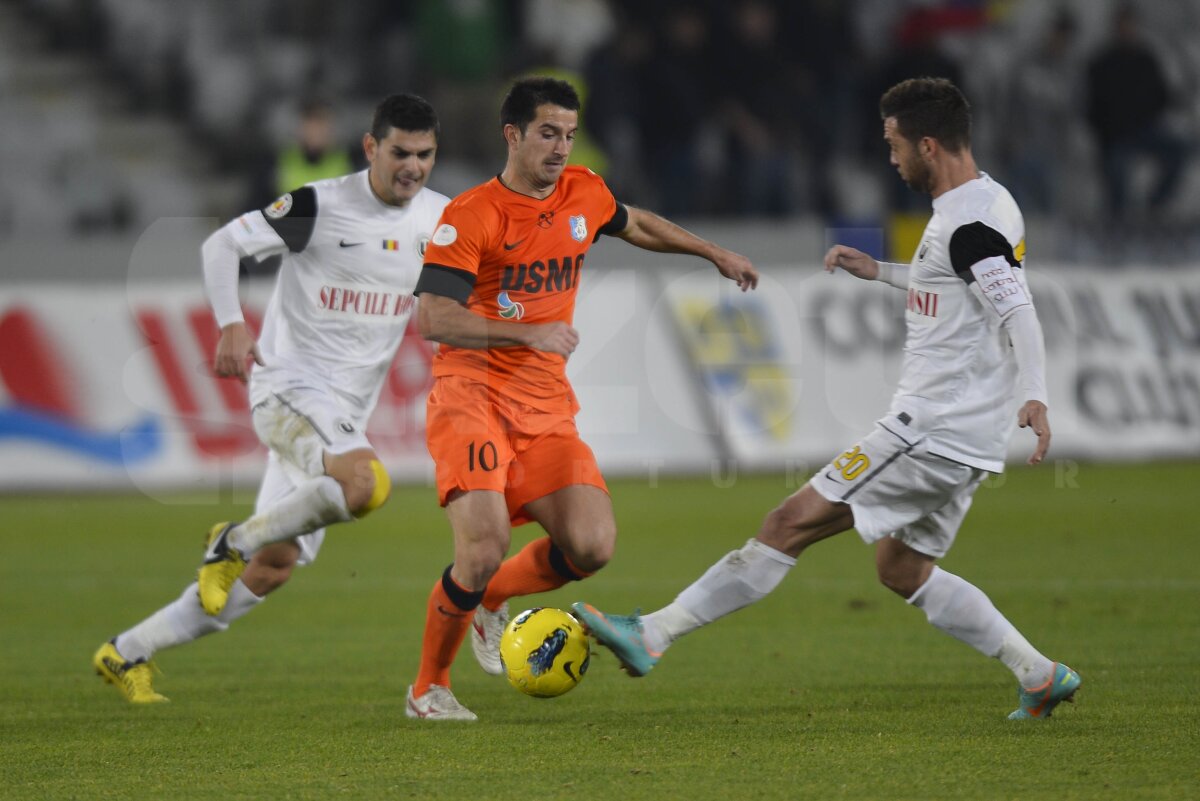 FOTO şi VIDEO U Cluj - Pandurii 1-1 » Gorjenii salvează un punct pe final de meci