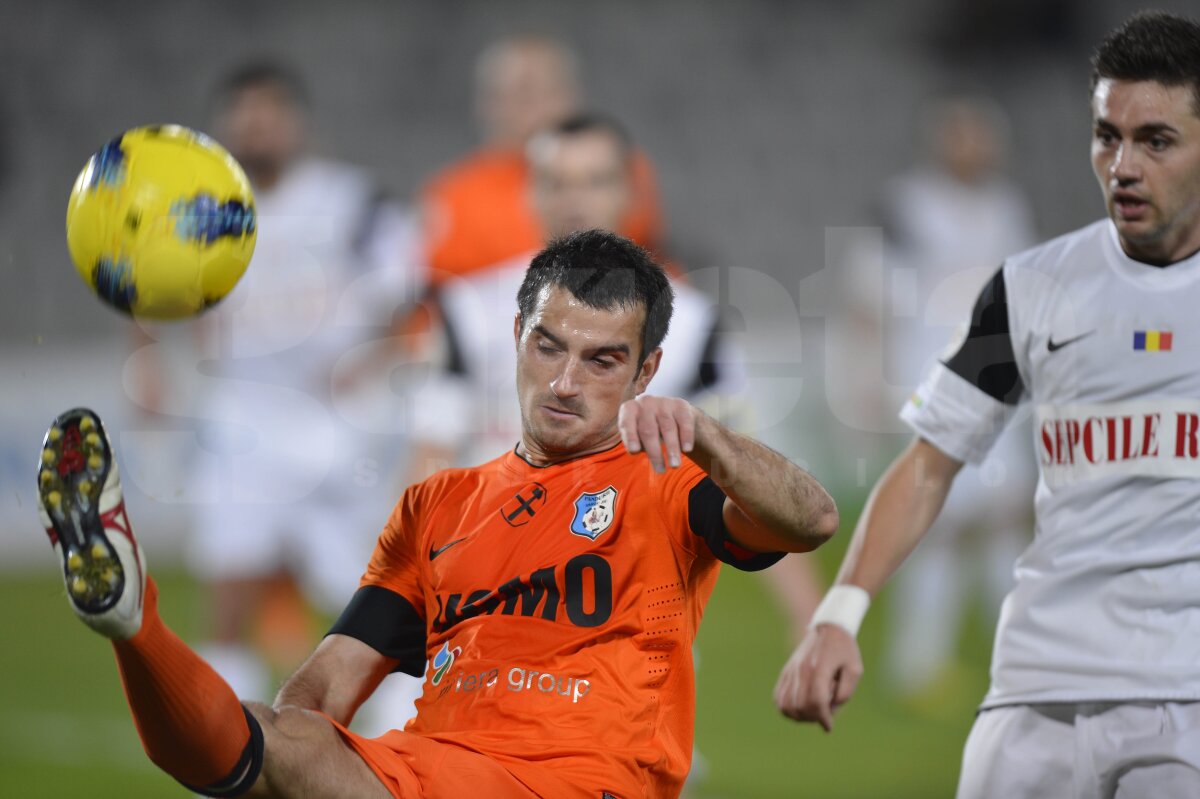 FOTO şi VIDEO U Cluj - Pandurii 1-1 » Gorjenii salvează un punct pe final de meci