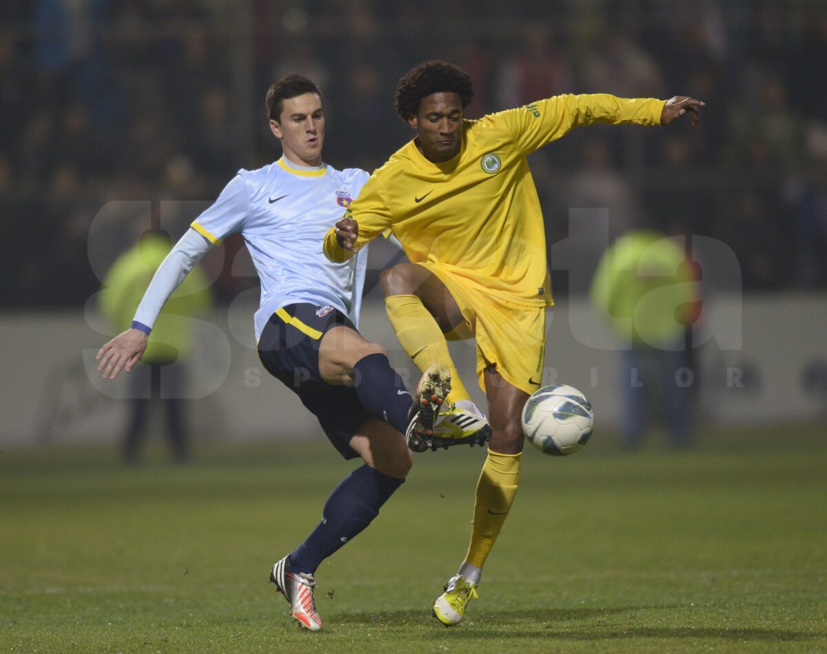 VIDEO Steaua cîştigă la scor de tenis şi se gîndeşte la Copenhaga » Chiajna - Steaua 0-6