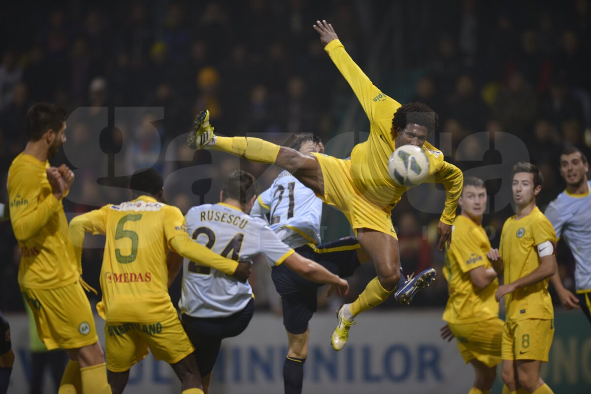 VIDEO Steaua cîştigă la scor de tenis şi se gîndeşte la Copenhaga » Chiajna - Steaua 0-6