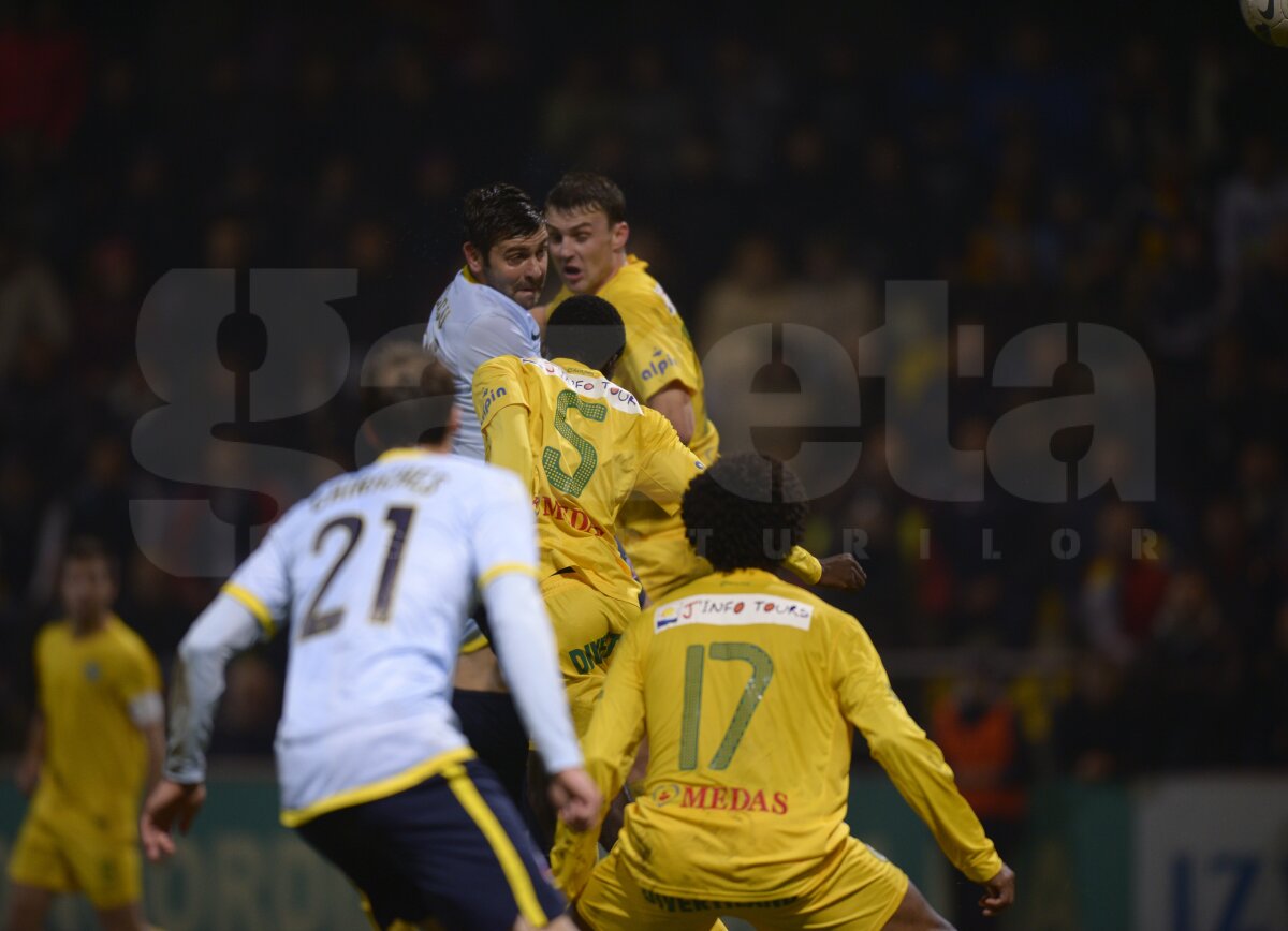 VIDEO Steaua cîştigă la scor de tenis şi se gîndeşte la Copenhaga » Chiajna - Steaua 0-6