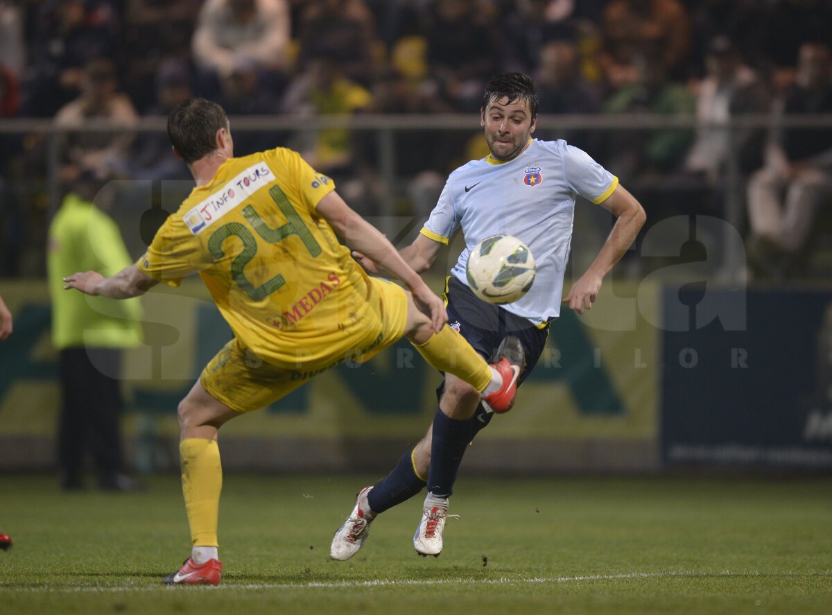 VIDEO Steaua cîştigă la scor de tenis şi se gîndeşte la Copenhaga » Chiajna - Steaua 0-6
