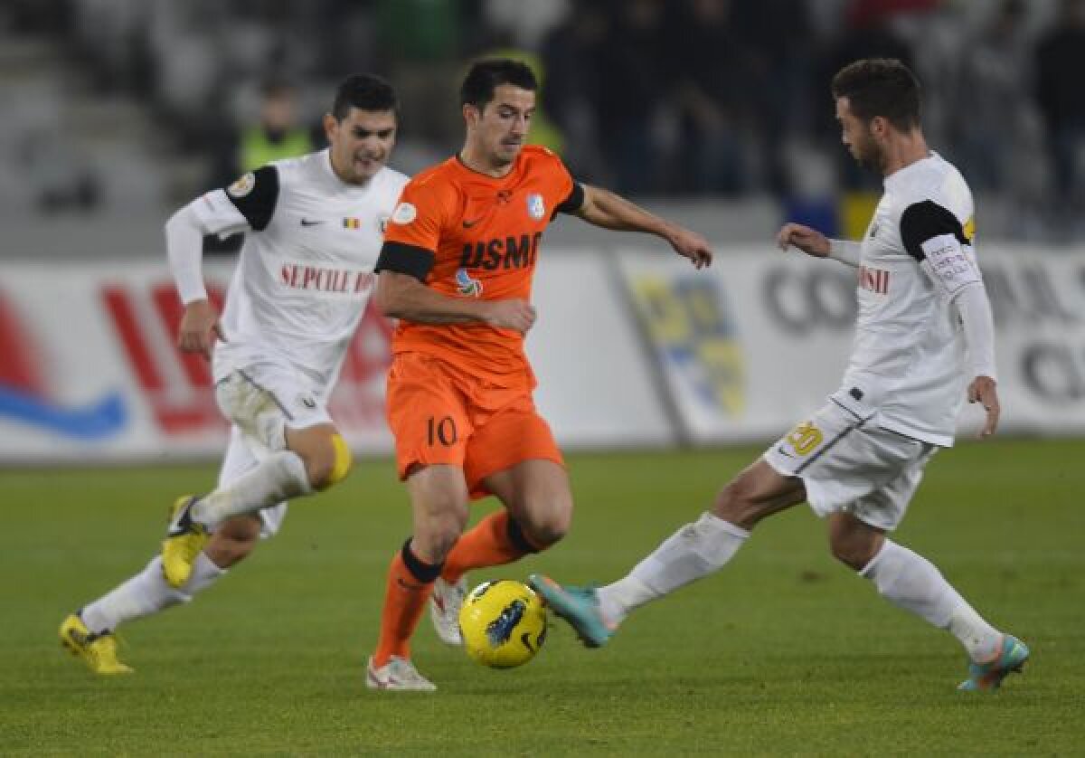 VIDEO Buturuga mică » Fără bani şi patron, U Cluj a remizat cu Pandurii, 1-1, fiind la un pas să producă surpriza