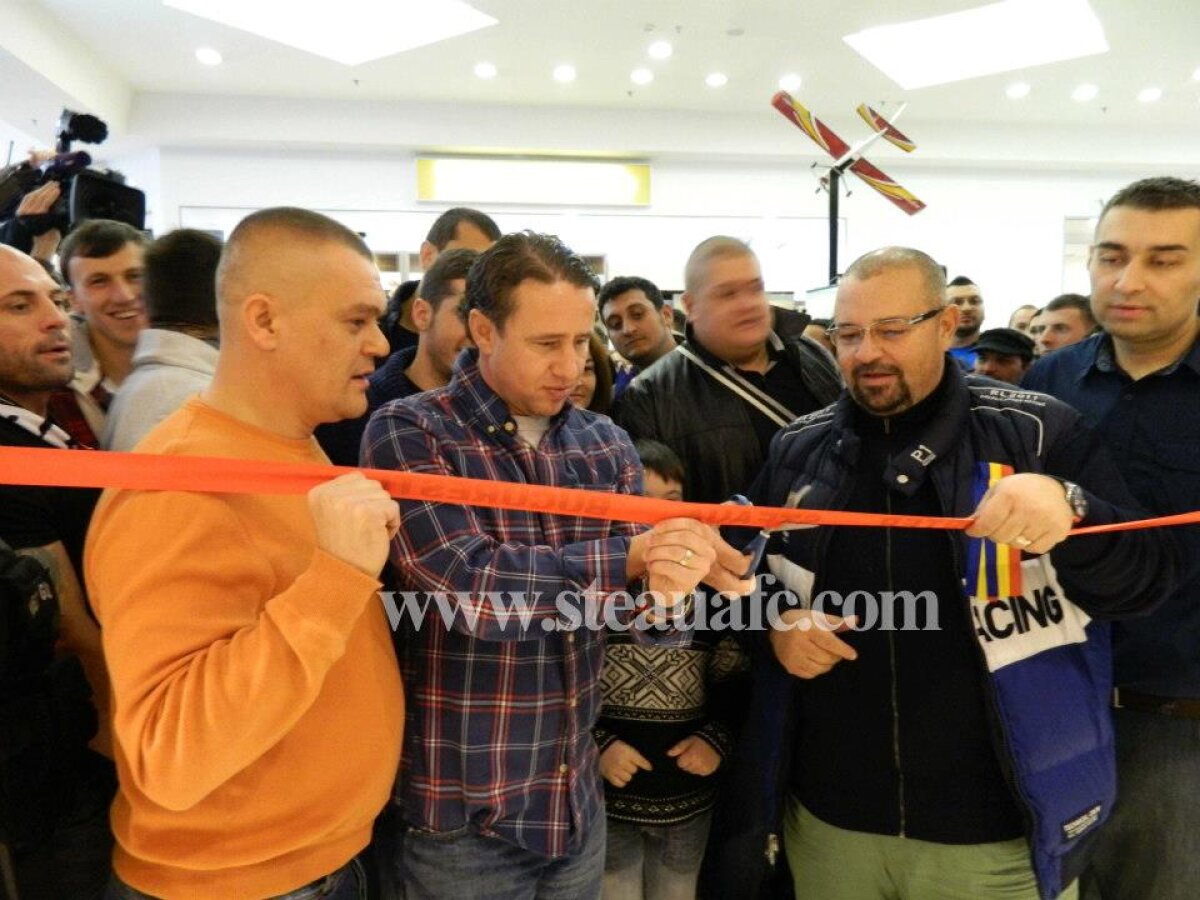 FOTO Reghe şi 6 dintre jucătorii Stelei au inaugurat un nou magazin dedicat suporterilor