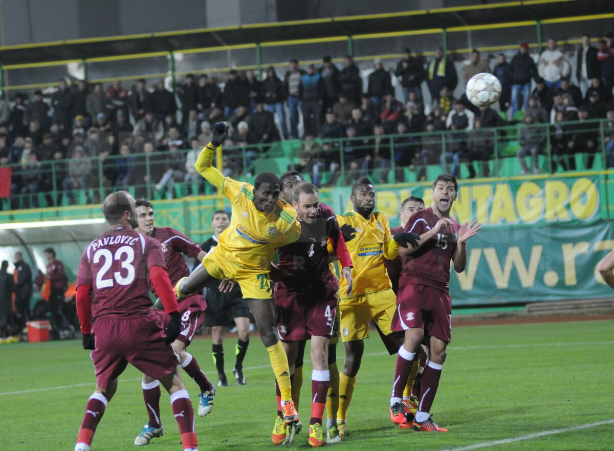 FOTO + VIDEO Vaslui cîştigă cu Rapid şi se apropie la 10 puncte de Steaua