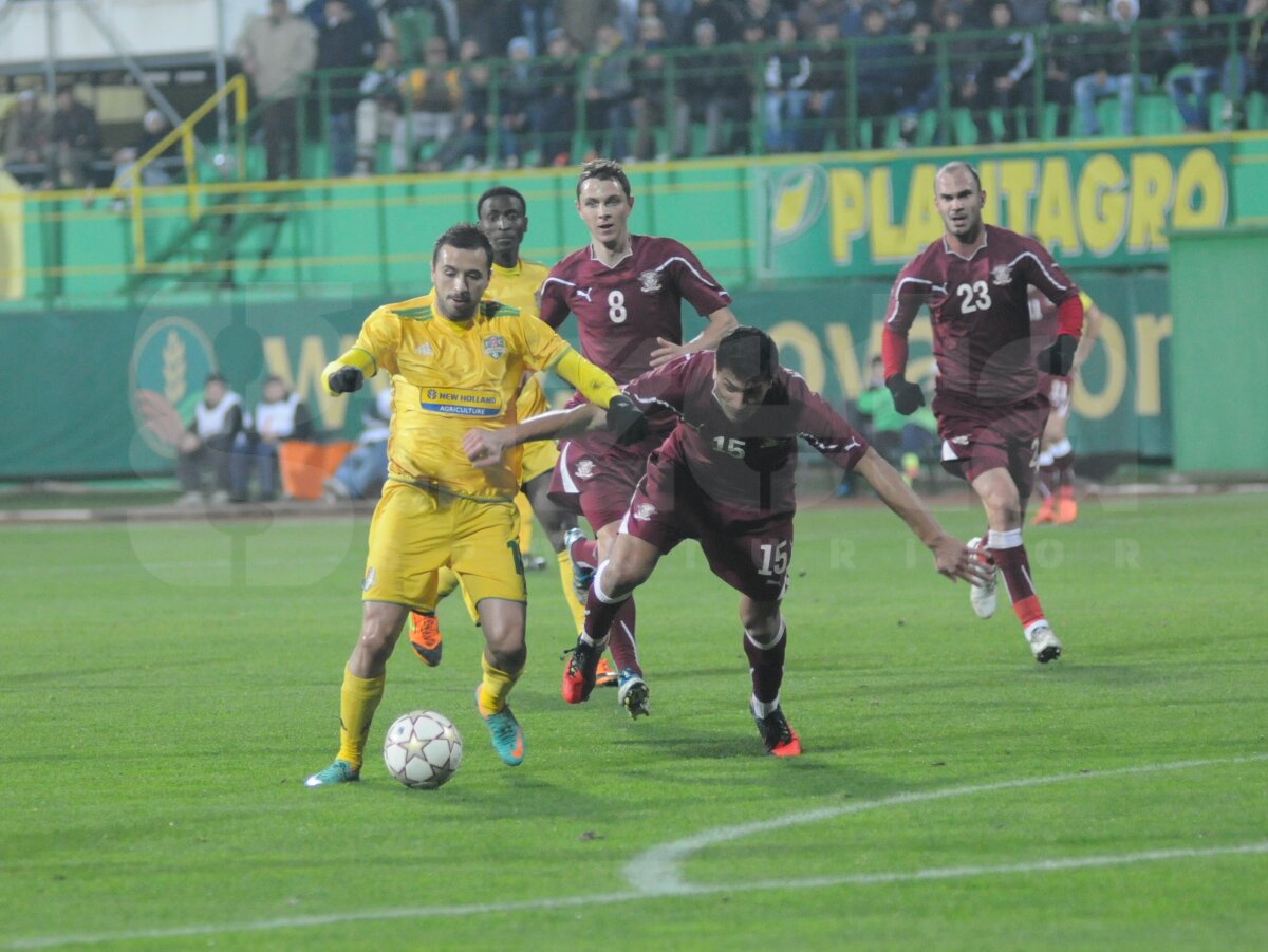 FOTO + VIDEO Vaslui cîştigă cu Rapid şi se apropie la 10 puncte de Steaua