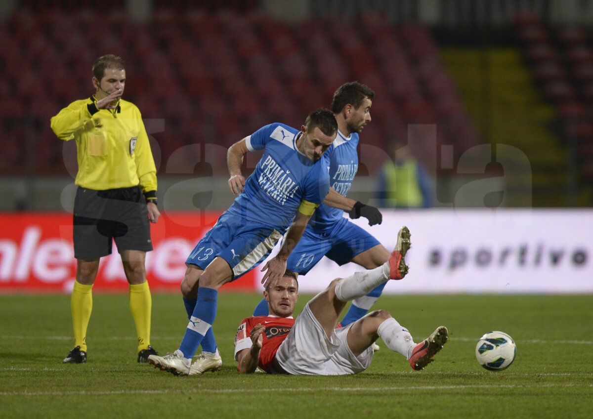 FOTO şi VIDEO Dinamo - CS Severin 4-2 » "Cîinii" au salvat 3 puncte în repriza secundă