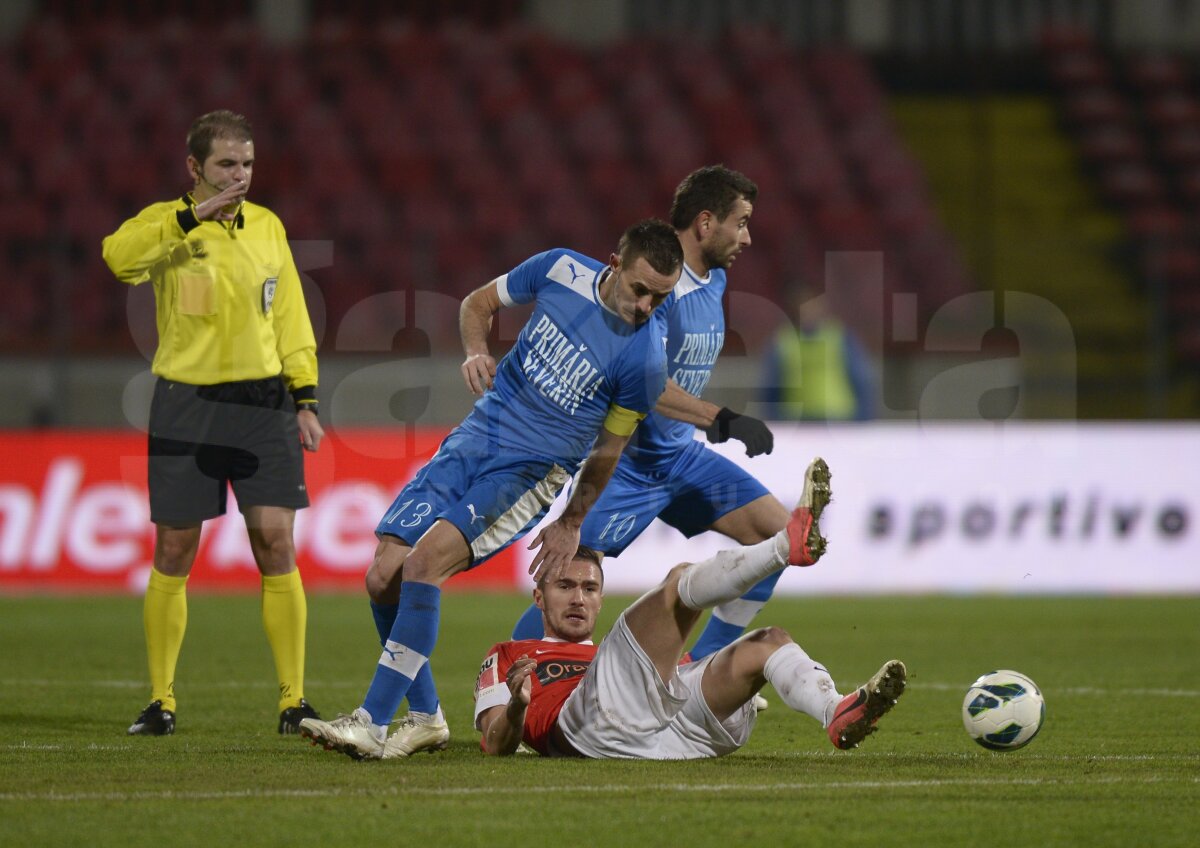 FOTO şi VIDEO Dinamo - CS Severin 4-2 » "Cîinii" au salvat 3 puncte în repriza secundă