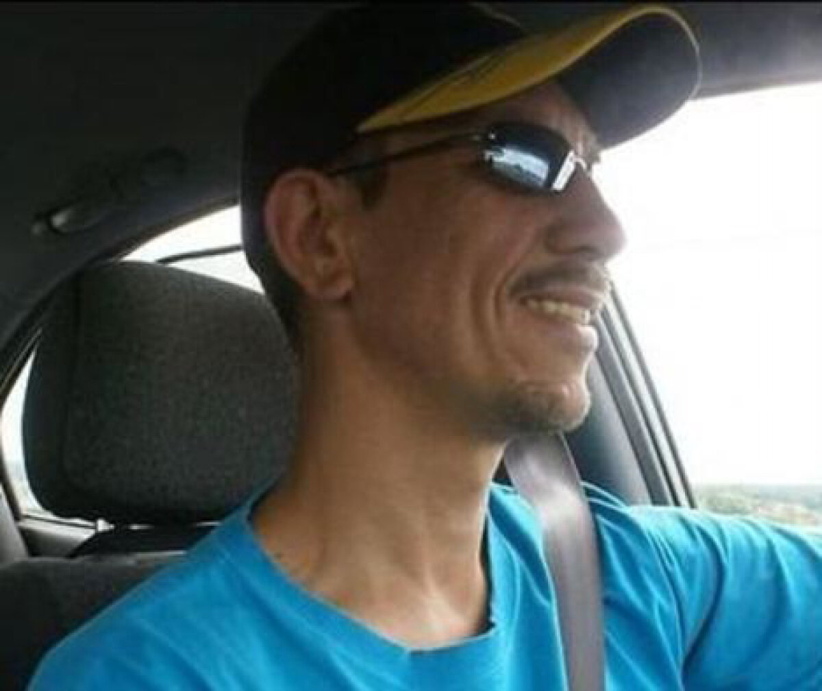 Steagul ucis! » Trei juniori marocani de 15 şi 16 ani l-au bătut pe asistentul decedat luni! Sub ochii băiatului său :O