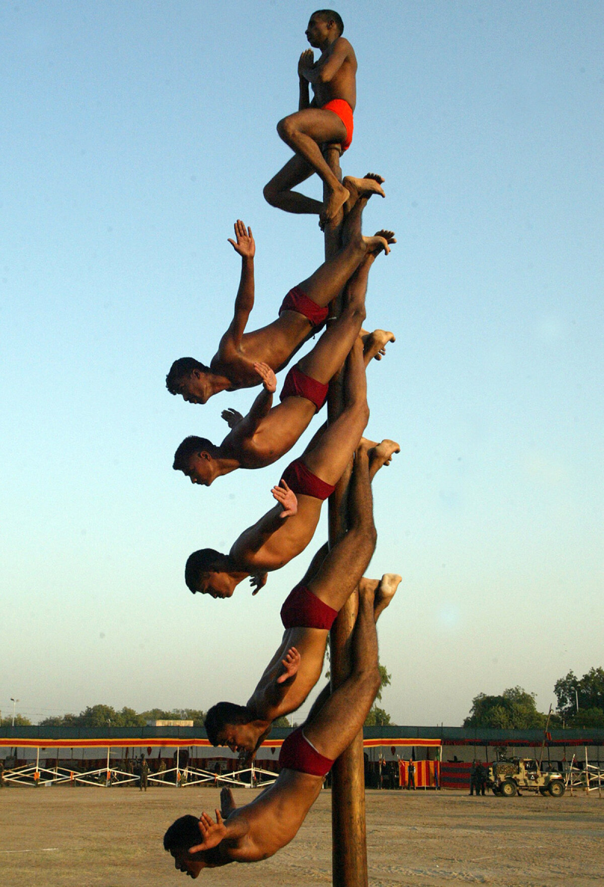 FOTO Acesta este Mallakhamb! » Indienii au un sport greu şi spectaculos care nu se vede la Olimpiadă