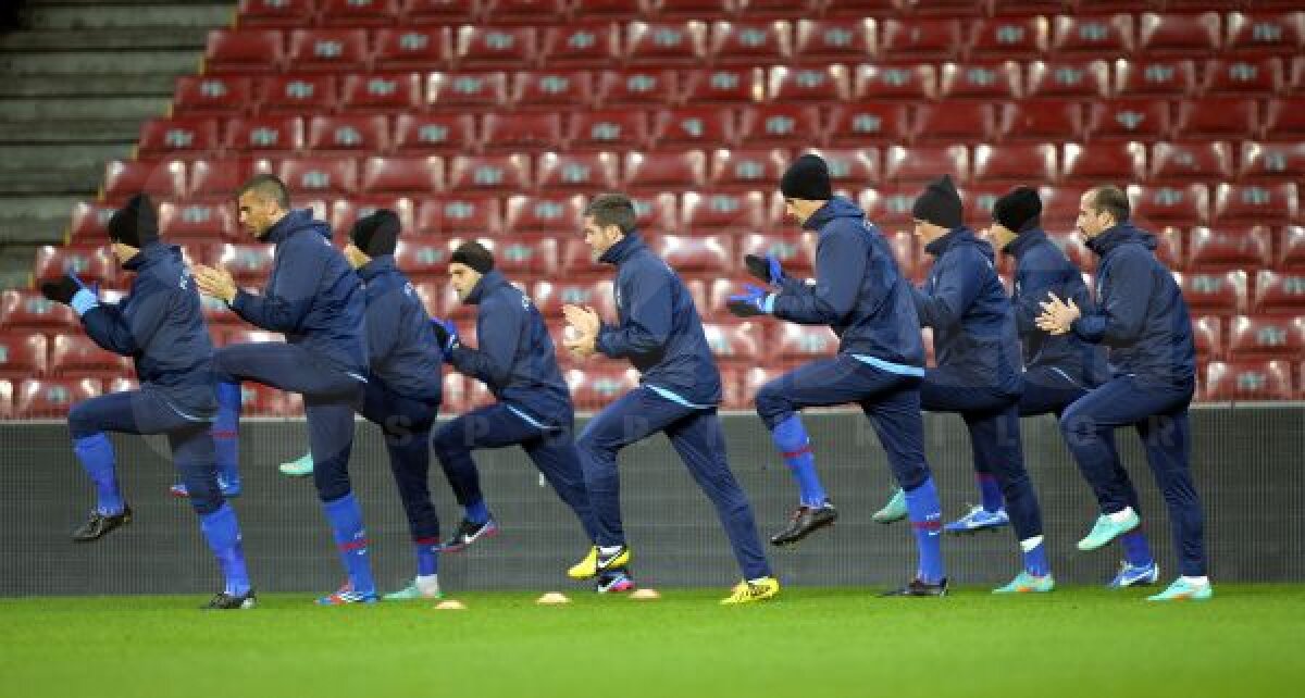 FOTO Nemulţumiţi de gazon » Steliştii s-au antrenat la Copenhaga