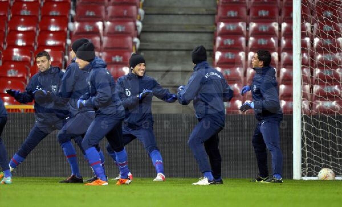 FOTO Nemulţumiţi de gazon » Steliştii s-au antrenat la Copenhaga