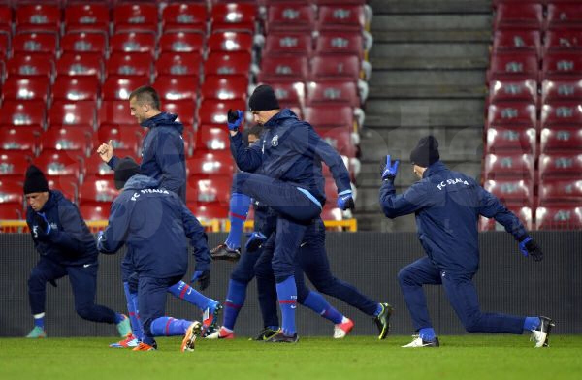 FOTO Nemulţumiţi de gazon » Steliştii s-au antrenat la Copenhaga