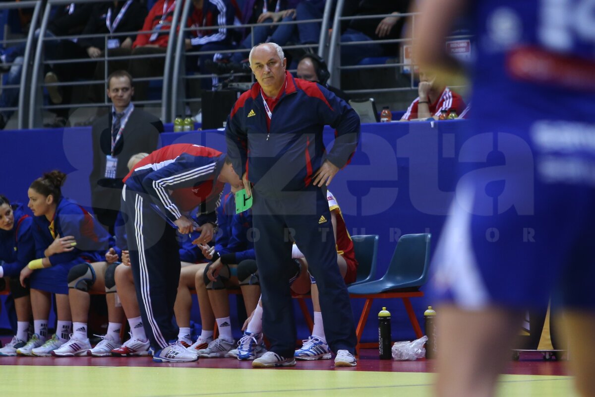 Cu emoţii spre faza a doua » România a învins greu Islanda, 22-19