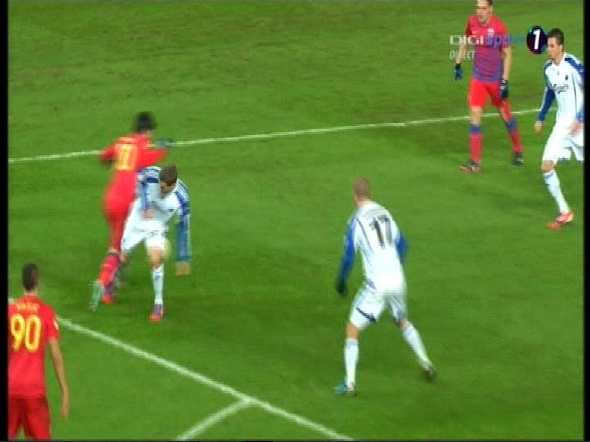 FOTO Tănase a fost eliminat în minutul 50 pentru simulare, steliştii au cerut penalty! A procedat corect arbitrul?