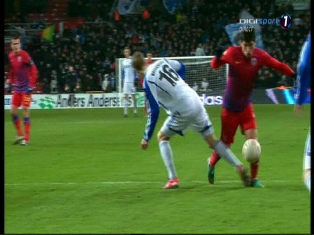 FOTO Tănase a fost eliminat în minutul 50 pentru simulare, steliştii au cerut penalty! A procedat corect arbitrul?