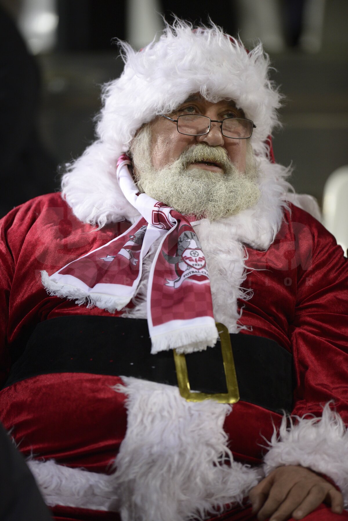 FOTO Moş Crăciun a venit să salveze Rapidul :)  » "Grinch" Copos a fost contestat din nou de fani