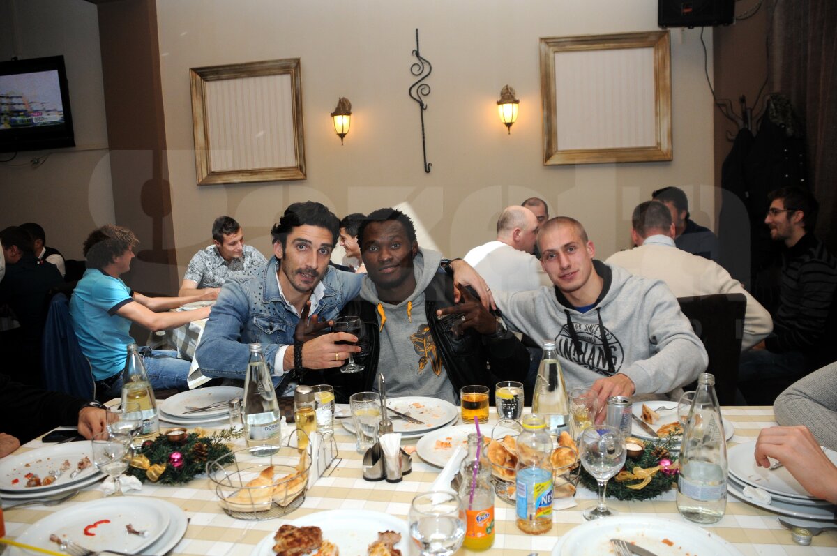 FOTO Nu doar Steaua petrece » Imagini de la banchetul de sfîrşit de an al trupei lui Porumboiu