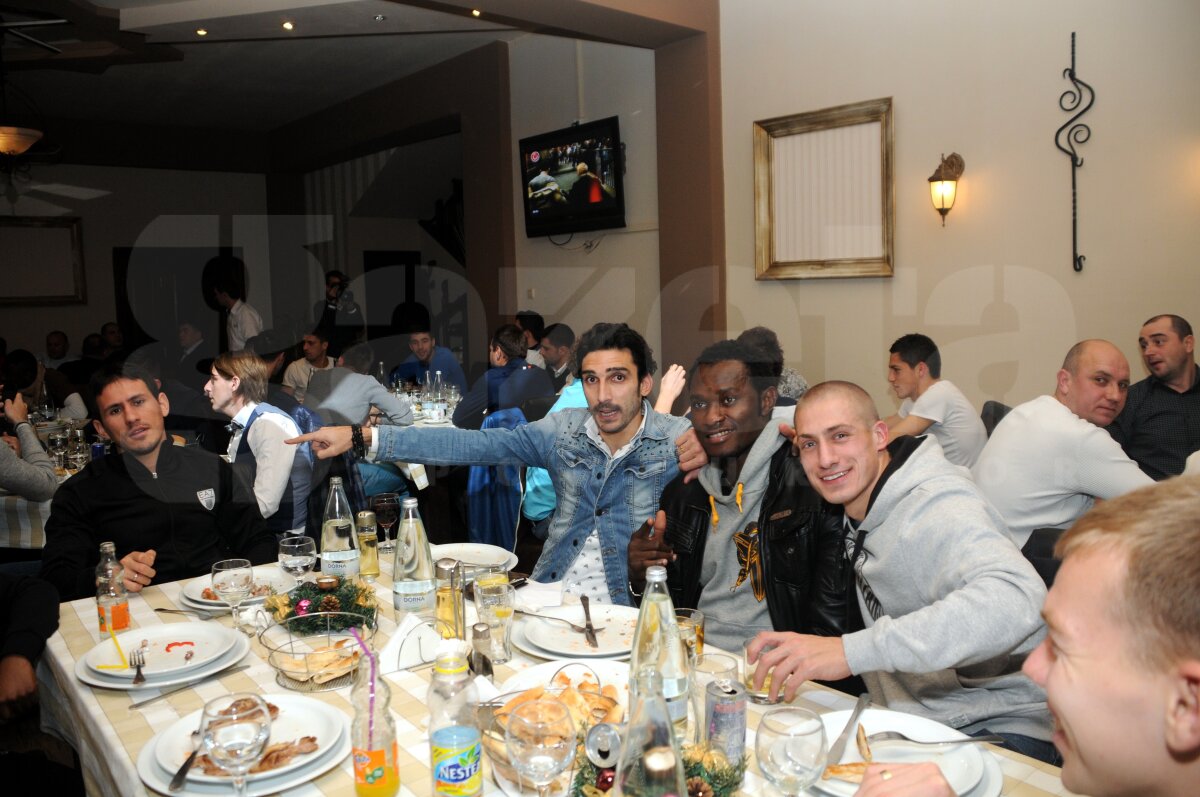FOTO Nu doar Steaua petrece » Imagini de la banchetul de sfîrşit de an al trupei lui Porumboiu