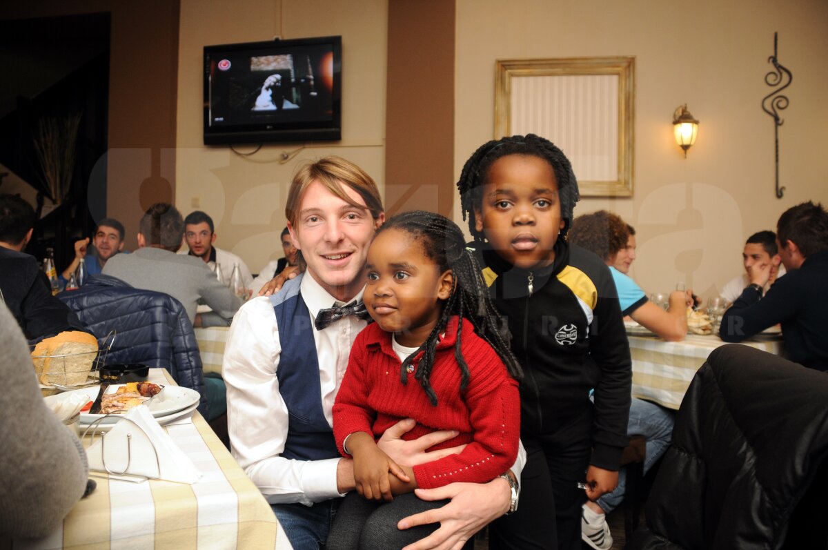 FOTO Nu doar Steaua petrece » Imagini de la banchetul de sfîrşit de an al trupei lui Porumboiu