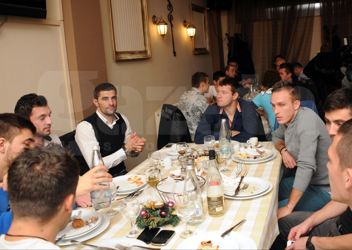 FOTO Nu doar Steaua petrece » Imagini de la banchetul de sfîrşit de an al trupei lui Porumboiu