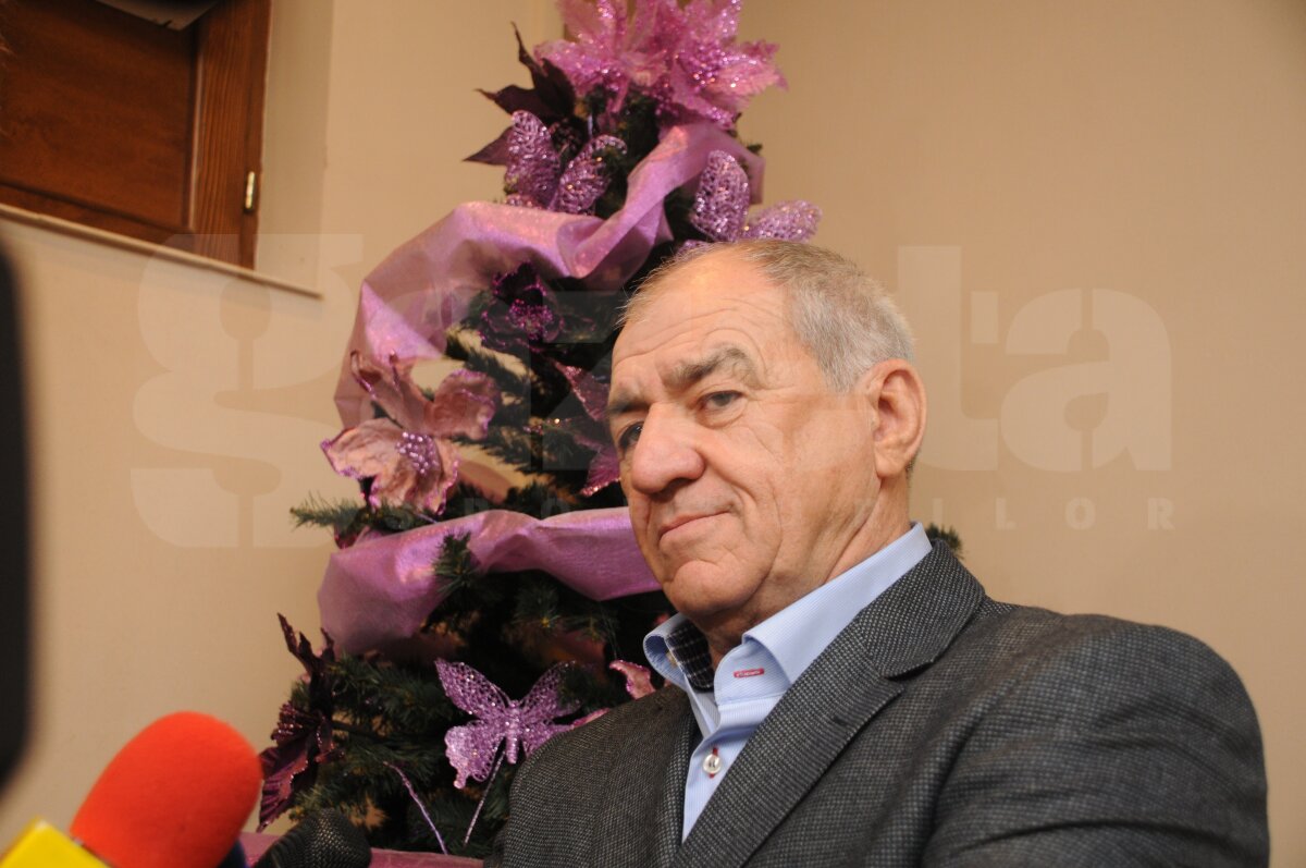 FOTO Nu doar Steaua petrece » Imagini de la banchetul de sfîrşit de an al trupei lui Porumboiu