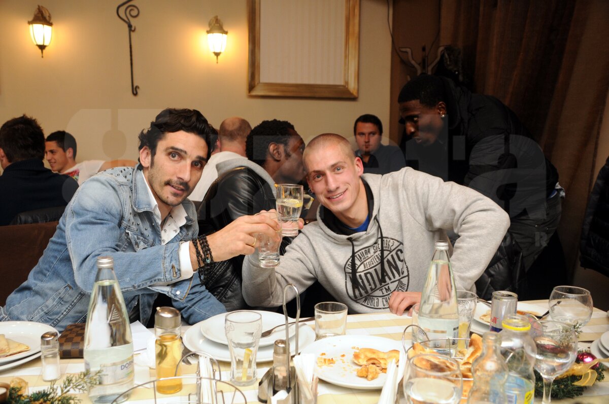 FOTO Nu doar Steaua petrece » Imagini de la banchetul de sfîrşit de an al trupei lui Porumboiu