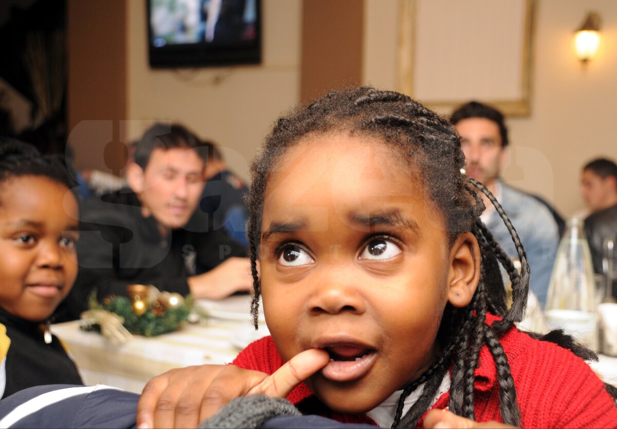 FOTO Nu doar Steaua petrece » Imagini de la banchetul de sfîrşit de an al trupei lui Porumboiu