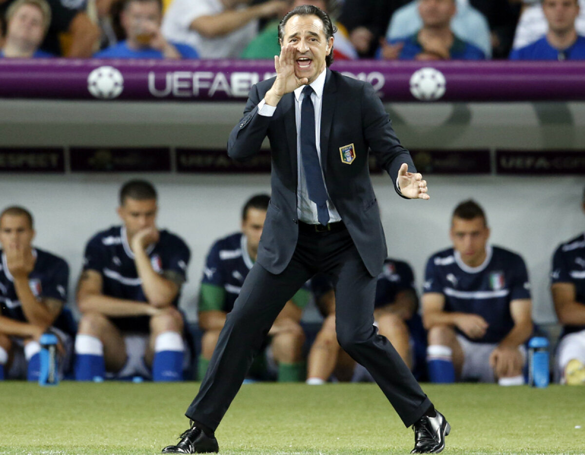 FOTO Actor printre deţinuţi » Selecţionerul Cesare Prandelli a debutat în teatru