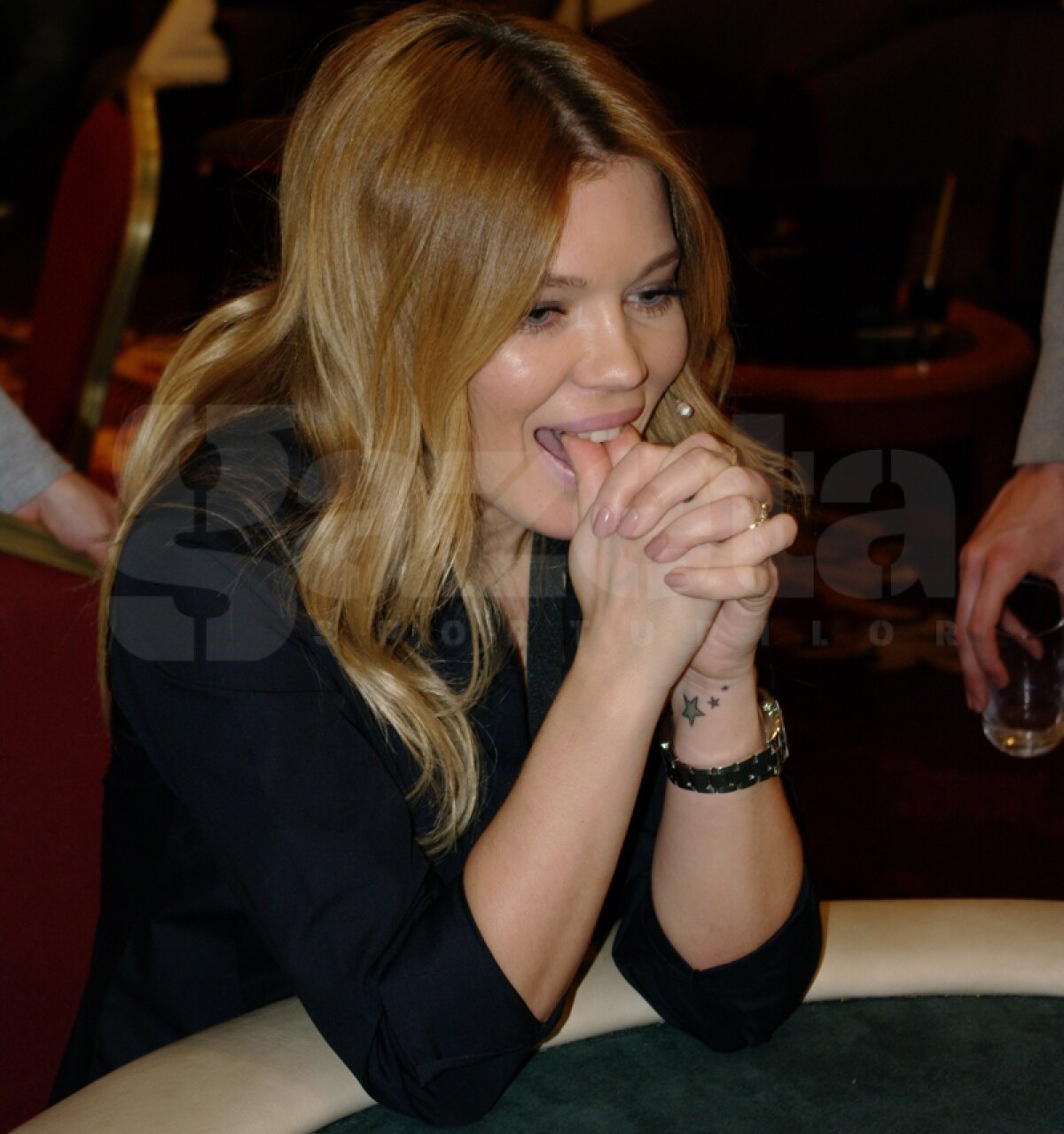 Galerie FOTO Gina Pistol şi-a găsit o nouă pasiune: i-a învins la poker pe Helmuth Duckadam şi pe Alexandru Piţurcă