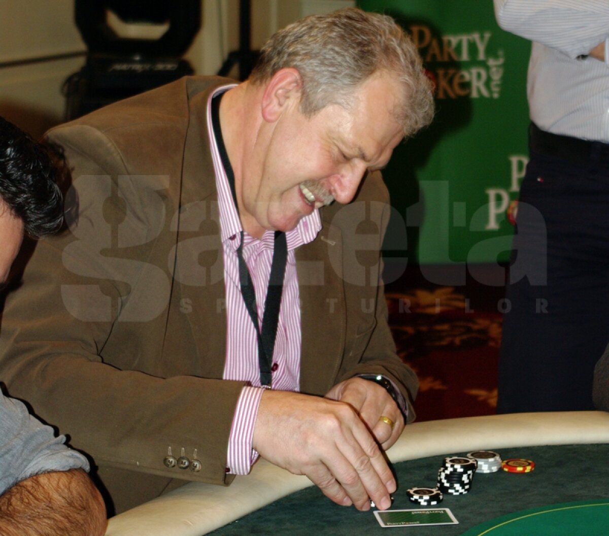 Galerie FOTO Gina Pistol şi-a găsit o nouă pasiune: i-a învins la poker pe Helmuth Duckadam şi pe Alexandru Piţurcă