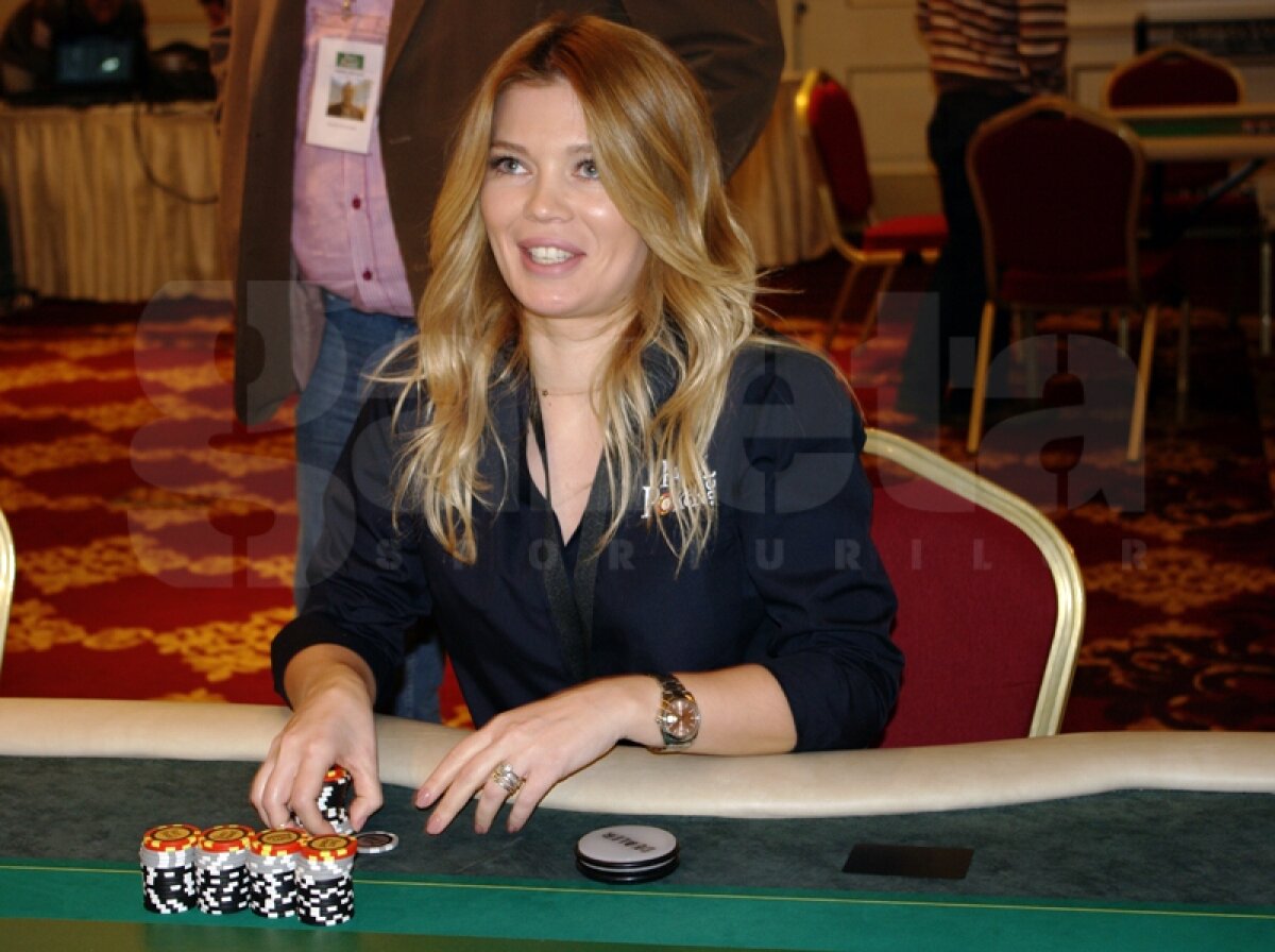 Galerie FOTO Gina Pistol şi-a găsit o nouă pasiune: i-a învins la poker pe Helmuth Duckadam şi pe Alexandru Piţurcă