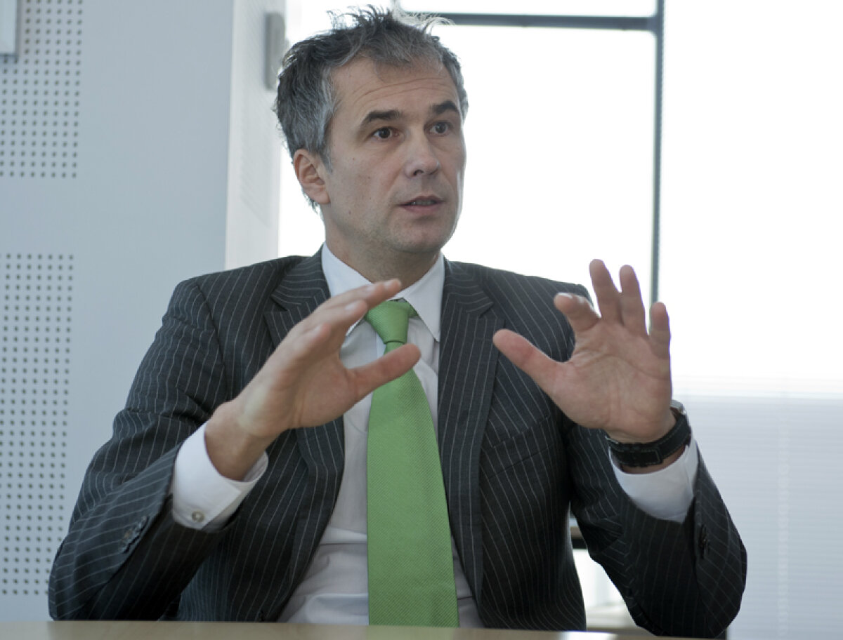 Cel mai important om trimis de Ford Europe în România: "Sper să mai stau, dacă se cumpără maşini pe aici"