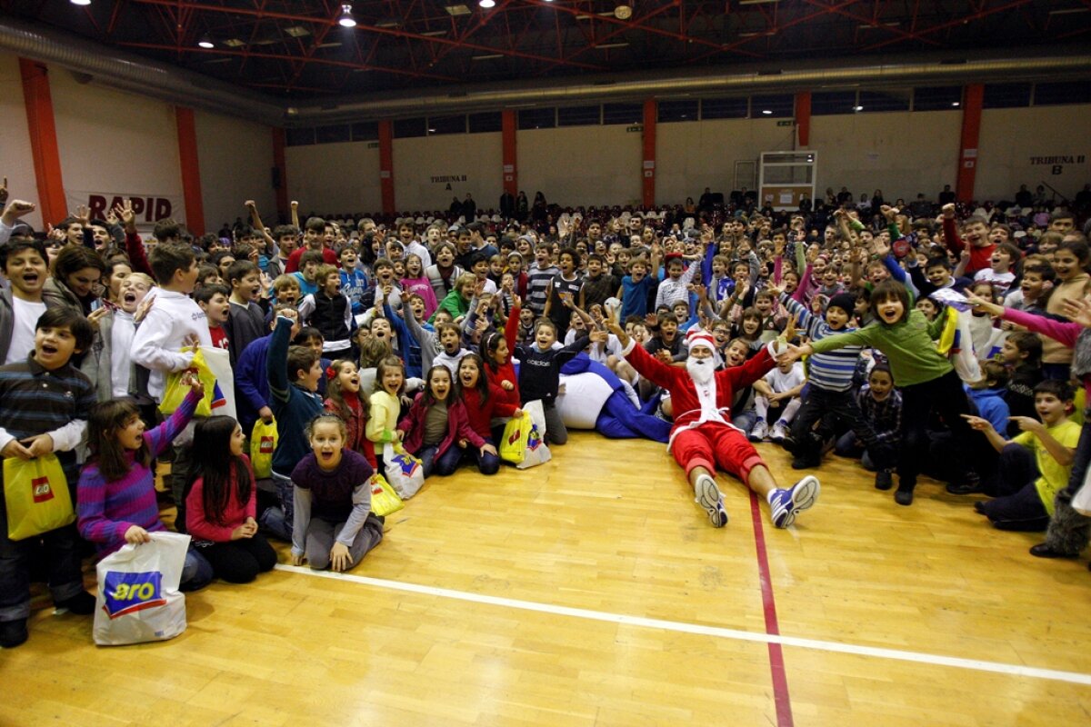 Virgil Stănescu a fost Moş Crăciun pentru cei mai mici baschetbalişti din Bucureşti