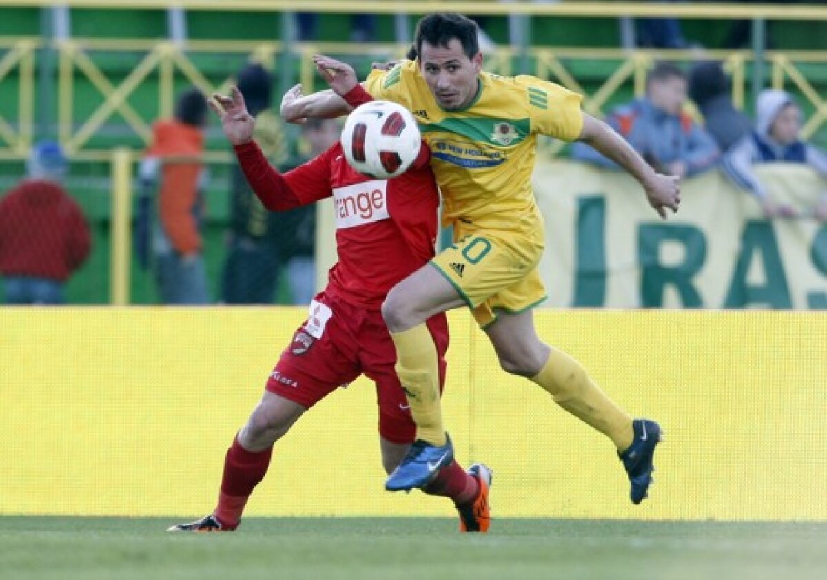 UPDATE Steliştii au ajuns la un acord cu alt fundaş dreapta, după ce varianta Milanov a picat