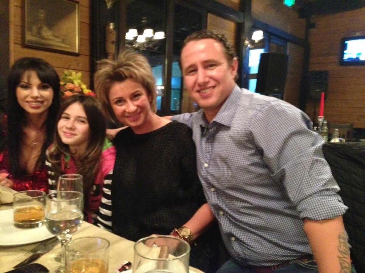 FOTO Spre 24 cu Minune şi Salam » Familia Reghecampf a petrecut de Crăciun cu cei mai cunoscuţi manelişti