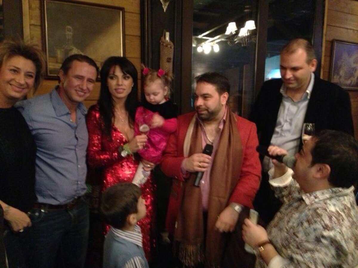 FOTO Spre 24 cu Minune şi Salam » Familia Reghecampf a petrecut de Crăciun cu cei mai cunoscuţi manelişti