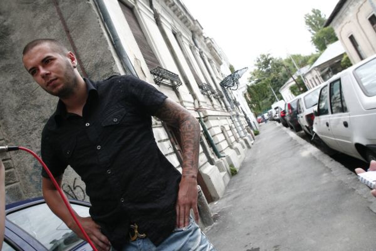 EXCLUSIV Încă un fotbalist plin de calităţi e la un pas să rămînă doar de domeniul arhivelor sportive: "De 6 luni n-am fost în club, nu mai ies nici la cafea!"