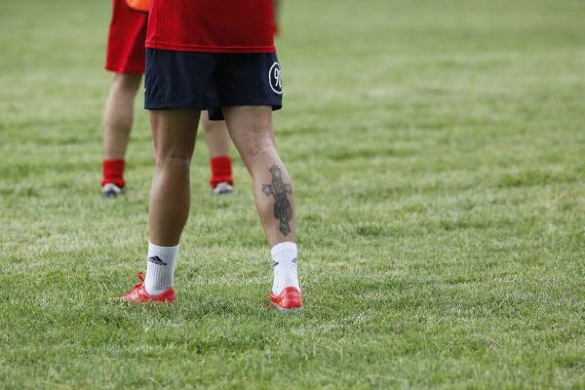 EXCLUSIV Încă un fotbalist plin de calităţi e la un pas să rămînă doar de domeniul arhivelor sportive: "De 6 luni n-am fost în club, nu mai ies nici la cafea!"