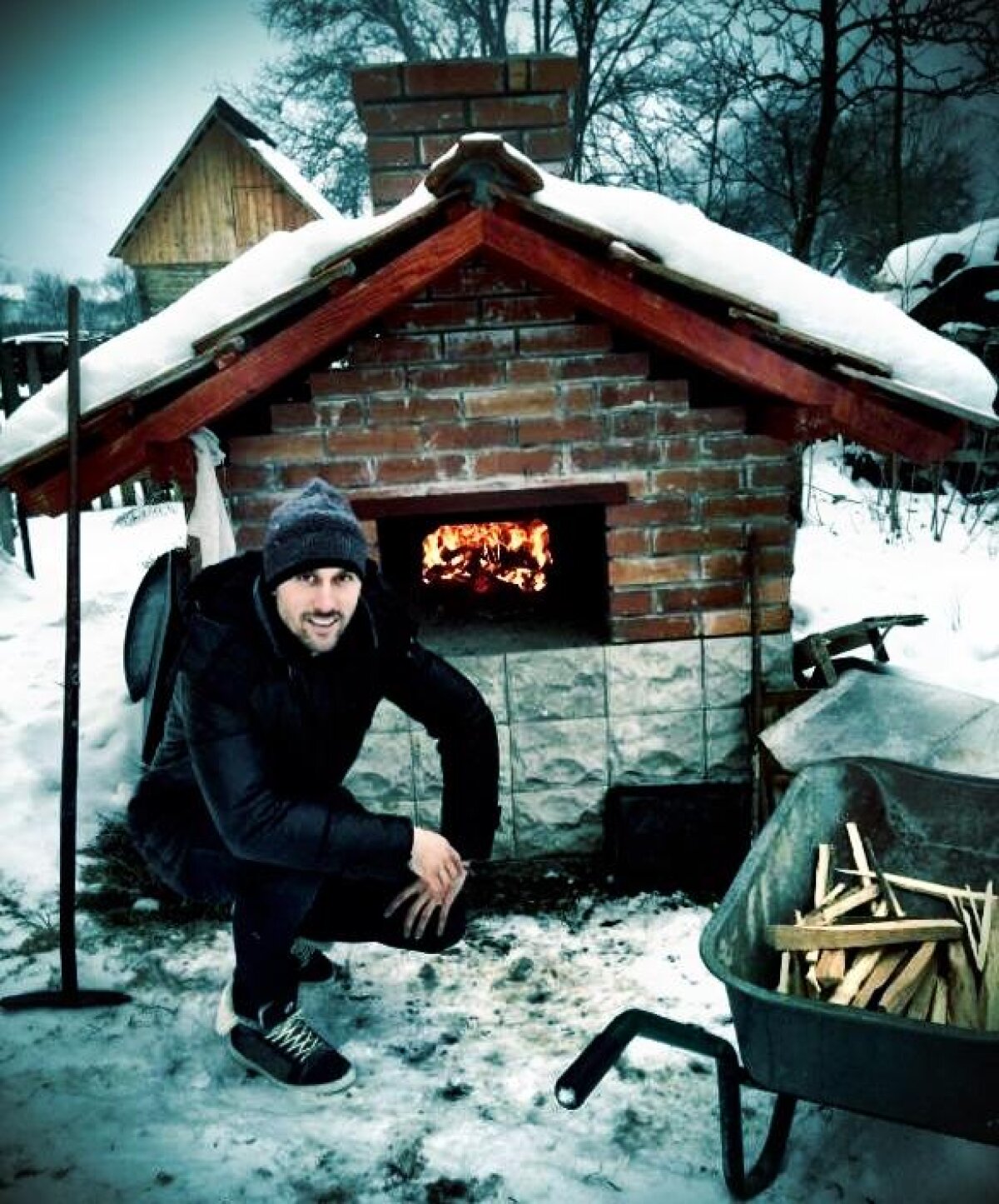 Vacanţă cu măşti » Marica şi Chivu şi-au petrecut Crăciunul în Maramureş