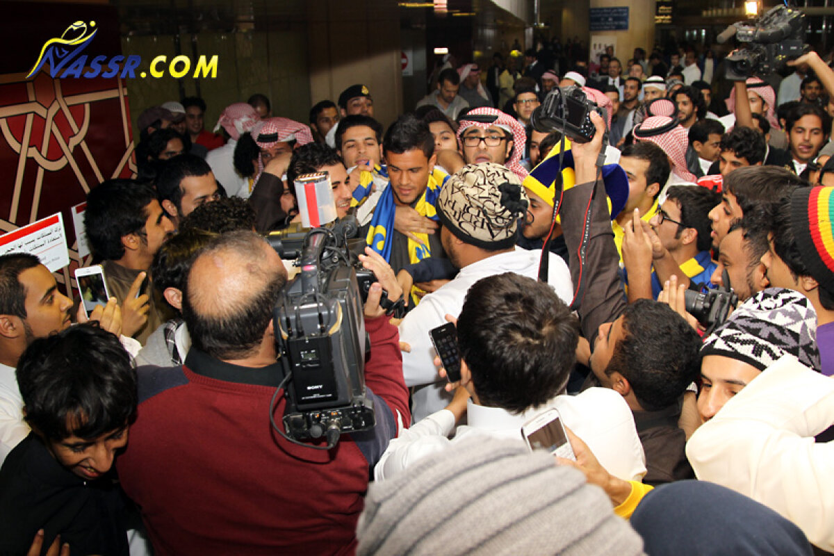 FOTO Bastos a făcut ravagii la sosirea în Riad » Fanii lui Al Nassr s-au călcat în picioare la aeroport